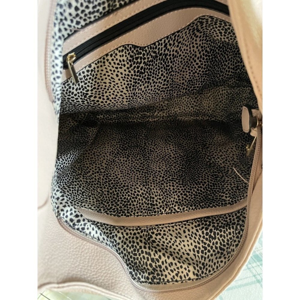 Alyssa Peta approved Soft Vegan pink shoulder bag & wristlet 2 pieces lead free - Picture 9 of 16